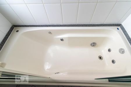 Apartamento para alugar com 75m², 2 quartos e 1 vaga Apartamento para alugar com 75m², 2 quartos e 1 vagaBanheiro da suíte