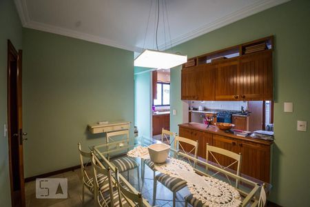 Apartamento para alugar com 250m², 4 quartos e 2 vagasCopa