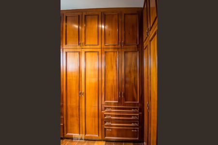 Apartamento para alugar com 250m², 4 quartos e 2 vagasCloset da suíte 1