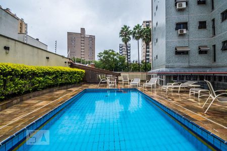 Apartamento para alugar com 250m², 4 quartos e 2 vagasÁrea comum - Piscina