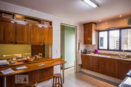 Apartamento para alugar com 250m², 4 quartos e 2 vagasCozinha