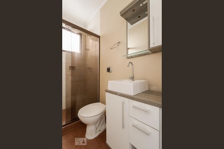 Banheiro de apartamento para alugar com 1 quarto, 40m² em Jardim Botânico, Porto Alegre