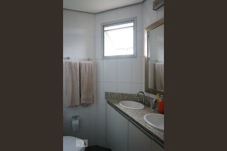 Apartamento à venda com 61m², 2 quartos e 2 vagas Apartamento à venda com 61m², 2 quartos e 2 vagasBanheiro da Suíte