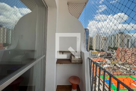 Sacada de apartamento à venda com 3 quartos, 80m² em Vila Olímpia, São Paulo