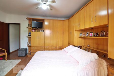 Casa à venda com 201m², 4 quartos e 4 vagasSuíte 2