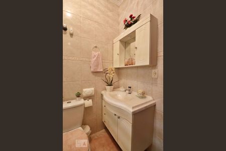 Casa à venda com 201m², 4 quartos e 4 vagasBanheiro Social