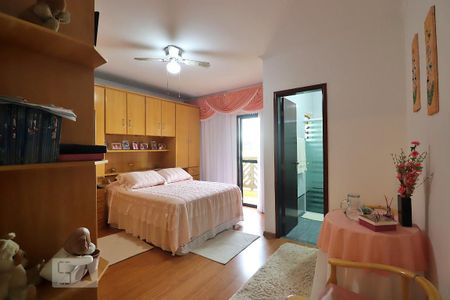 Casa à venda com 201m², 4 quartos e 4 vagasSuíte 2