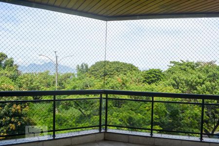 Apartamento à venda com 290m², 4 quartos e 5 vagasVaranda