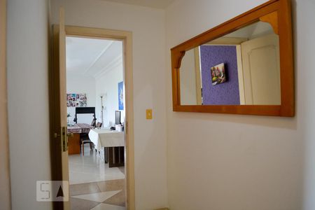 Hall de acesso aos quartos  de apartamento à venda com 4 quartos, 290m² em Jardim Guanabara, Rio de Janeiro