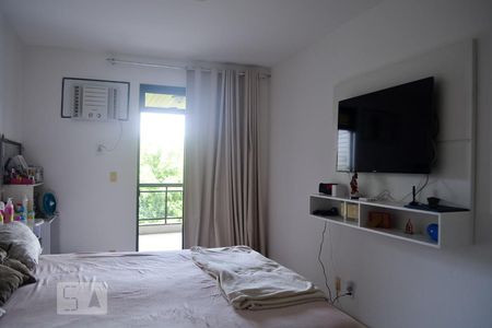 Suíte Master de apartamento à venda com 4 quartos, 290m² em Jardim Guanabara, Rio de Janeiro