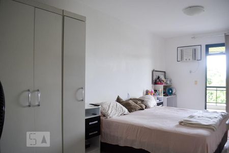 Suíte Master de apartamento à venda com 4 quartos, 290m² em Jardim Guanabara, Rio de Janeiro