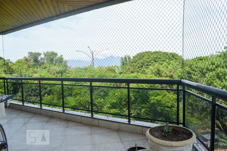 Apartamento à venda com 290m², 4 quartos e 5 vagasVaranda