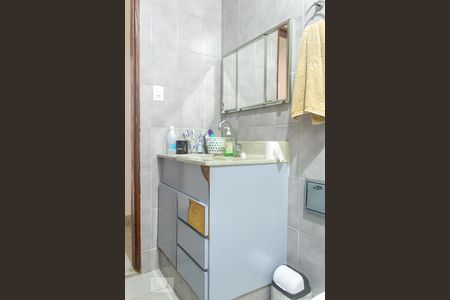 Casa à venda com 145m², 3 quartos e 2 vagasBanheiro