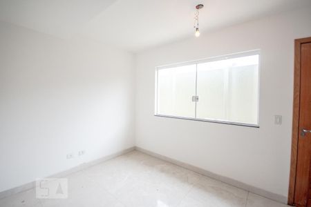 Casa de condomínio para alugar com 75m², 2 quartos e 2 vagasSala