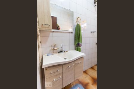 Casa à venda com 170m², 3 quartos e 2 vagasBanheiro 3