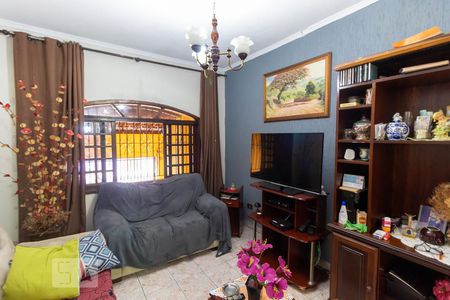 Casa à venda com 170m², 3 quartos e 2 vagasSala