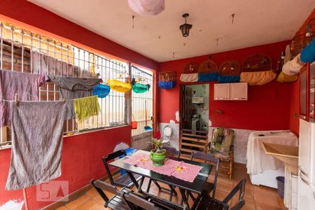 Casa à venda com 170m², 3 quartos e 2 vagasÁrea de serviço