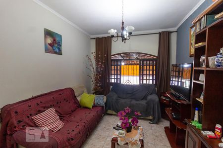 Casa à venda com 170m², 3 quartos e 2 vagasSala