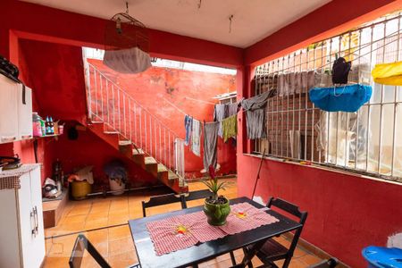 Casa à venda com 170m², 3 quartos e 2 vagasÁrea de serviço