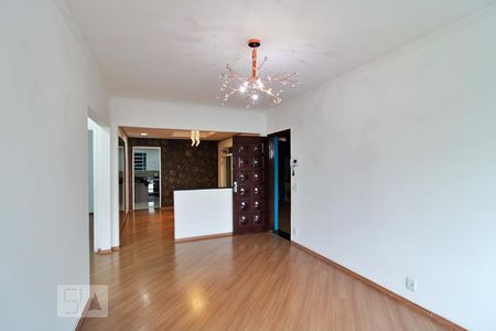 Sala de casa à venda com 4 quartos, 193m² em Jardim Morro Verde, São Paulo