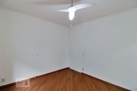 Casa à venda com 193m², 4 quartos e 4 vagas Casa à venda com 193m², 4 quartos e 4 vagasQuarto 4