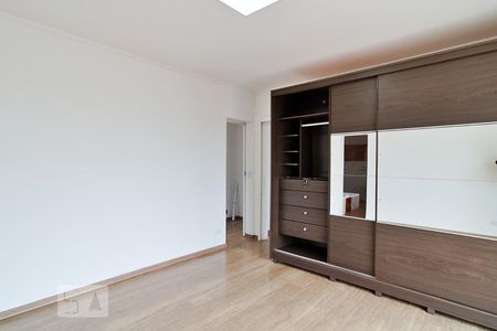 Casa à venda com 193m², 4 quartos e 4 vagas Casa à venda com 193m², 4 quartos e 4 vagasSuíte 1