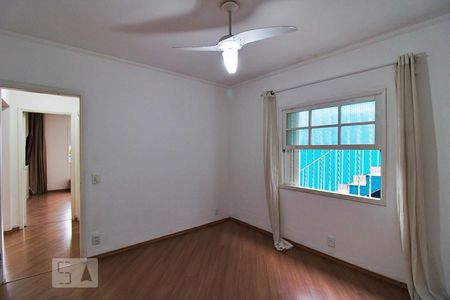 Casa à venda com 193m², 4 quartos e 4 vagas Casa à venda com 193m², 4 quartos e 4 vagasQuarto 4