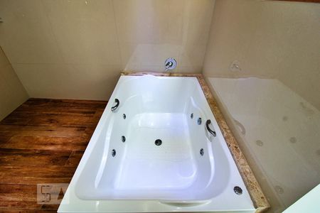 Casa à venda com 193m², 4 quartos e 4 vagas Casa à venda com 193m², 4 quartos e 4 vagasBanheiro da Suíte 1