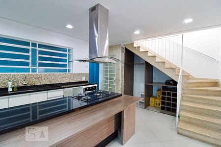 Casa à venda com 193m², 4 quartos e 4 vagas Casa à venda com 193m², 4 quartos e 4 vagasCozinha