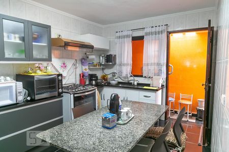 Casa à venda com 220m², 2 quartos e 2 vagasCozinha