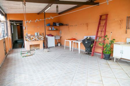 Casa à venda com 220m², 2 quartos e 2 vagasÁrea de serviço