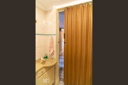 Casa à venda com 220m², 2 quartos e 2 vagasBanheiro