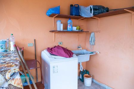 Casa à venda com 220m², 2 quartos e 2 vagasÁrea de serviço