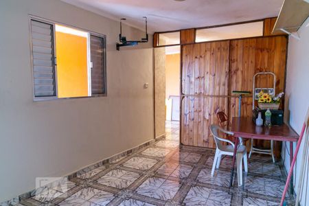 Casa à venda com 220m², 2 quartos e 2 vagasQuarto 2