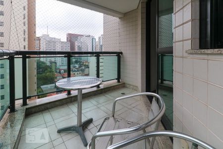 Apartamento à venda com 80m², 2 quartos e 2 vagasVaranda