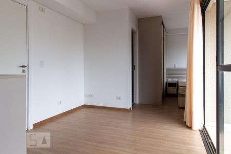 Sala/Cozinha de kitnet/studio para alugar com 1 quarto, 36m² em Centro, Curitiba