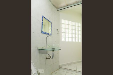 Banheiro de casa para alugar com 1 quarto, 56m² em Parque Imperial, São Paulo