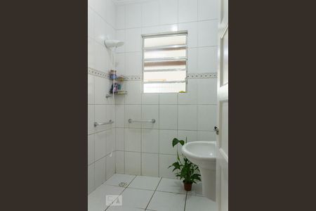 Casa à venda com 100m², 2 quartos e 2 vagas Casa à venda com 100m², 2 quartos e 2 vagasBanheiro