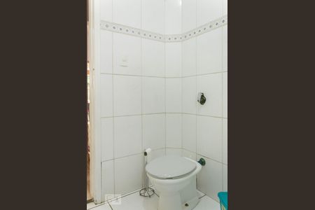 Casa à venda com 100m², 2 quartos e 2 vagas Casa à venda com 100m², 2 quartos e 2 vagasBanheiro