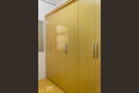 Casa à venda com 100m², 2 quartos e 2 vagas Casa à venda com 100m², 2 quartos e 2 vagasQuarto 2