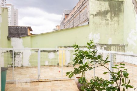 Casa à venda com 100m², 2 quartos e 2 vagas Casa à venda com 100m², 2 quartos e 2 vagasQuintal