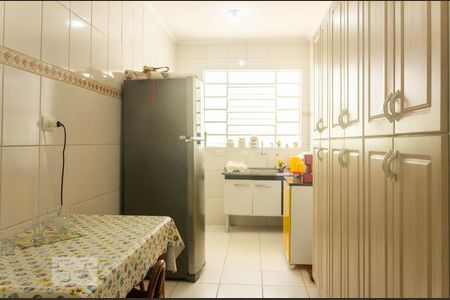 Casa à venda com 100m², 2 quartos e 2 vagas Casa à venda com 100m², 2 quartos e 2 vagasCozinha