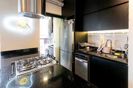 Cozinha de apartamento para alugar com 1 quarto, 60m² em Pinheiros, São Paulo
