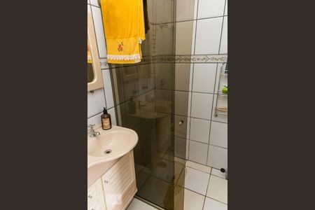 Casa à venda com 68m², 2 quartos e 2 vagasBanheiro da Suíte 1