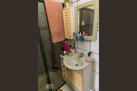 Casa à venda com 68m², 2 quartos e 2 vagasBanheiro da Suíte 2