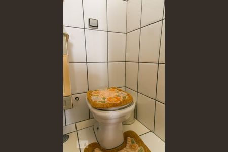 Casa à venda com 68m², 2 quartos e 2 vagasBanheiro da Suíte 2