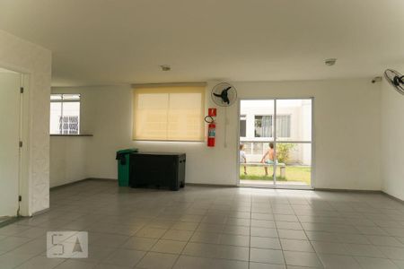 Apartamento para alugar com 47m², 2 quartos e 1 vaga Apartamento para alugar com 47m², 2 quartos e 1 vagaÁrea comum - Salão de festas