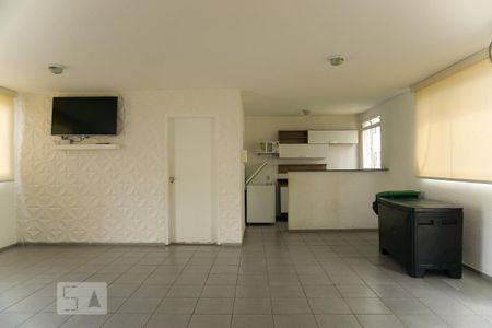 Apartamento para alugar com 47m², 2 quartos e 1 vaga Apartamento para alugar com 47m², 2 quartos e 1 vagaÁrea comum - Salão de festas