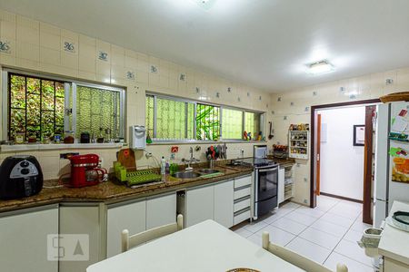 Casa à venda com 500m², 6 quartos e 4 vagasCozinha