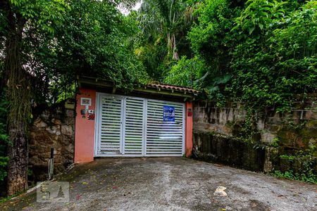 Casa à venda com 500m², 6 quartos e 4 vagasEntrada (Plaquinha)